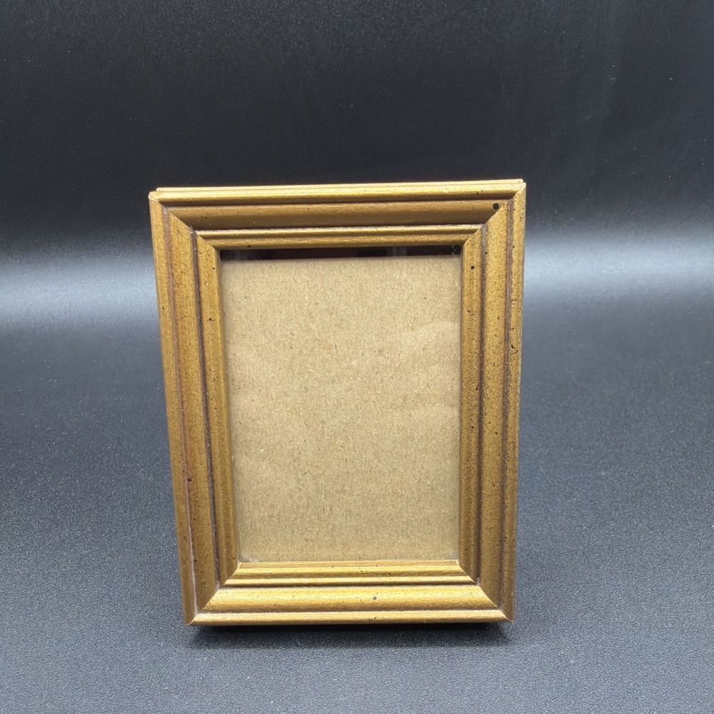 Vintage TRADITIONAL GOLD Wood Picture Frame, 3.5x4.25"